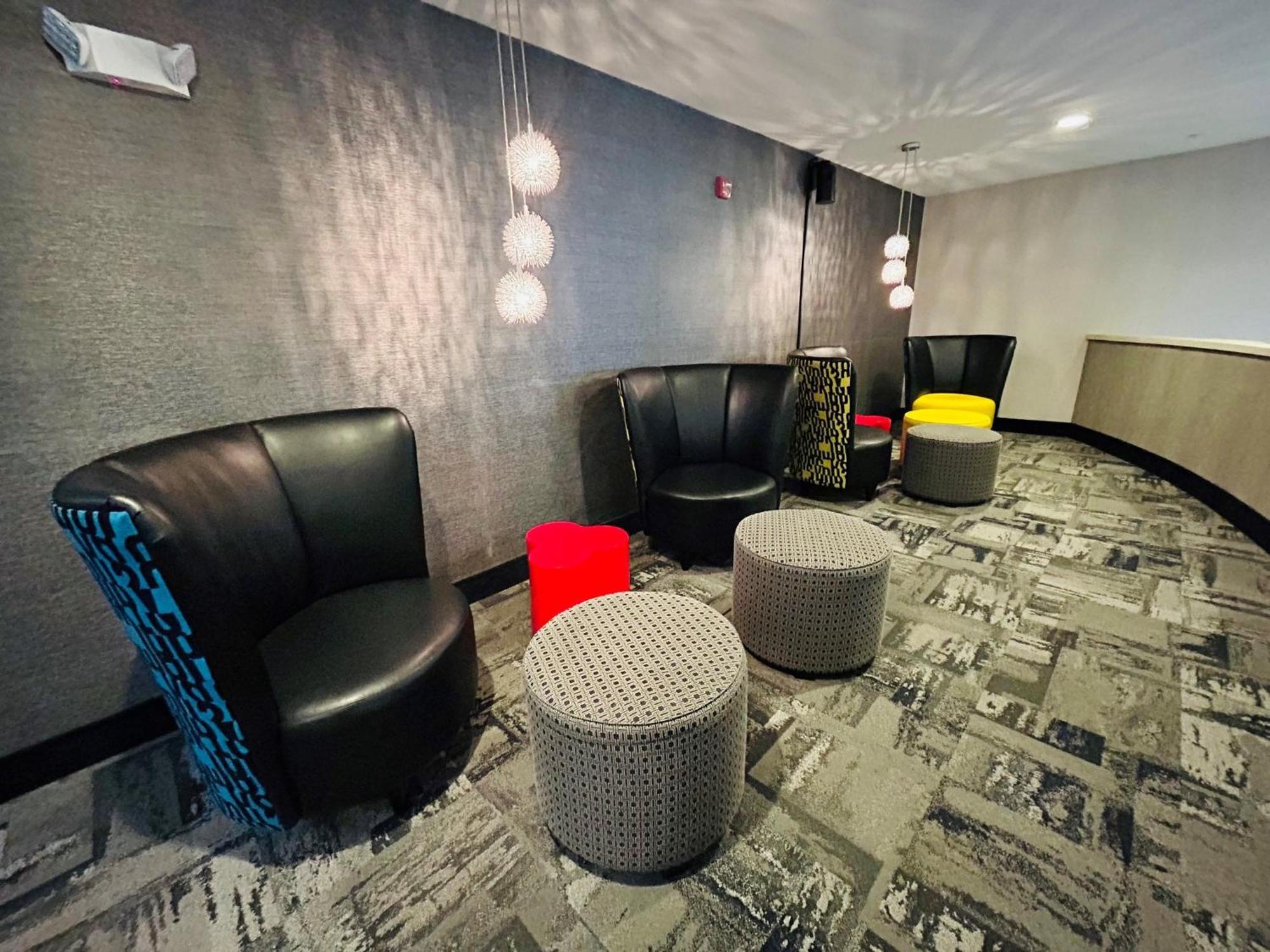 Holiday Inn Express & Suites Shippensburg By Ihg Exterior foto